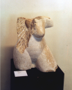 Aufgebrochener Torso mit Herz